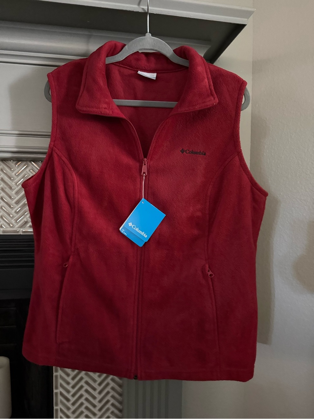 Columbia Women’s Deep Red Full-Zip Fleece Vest